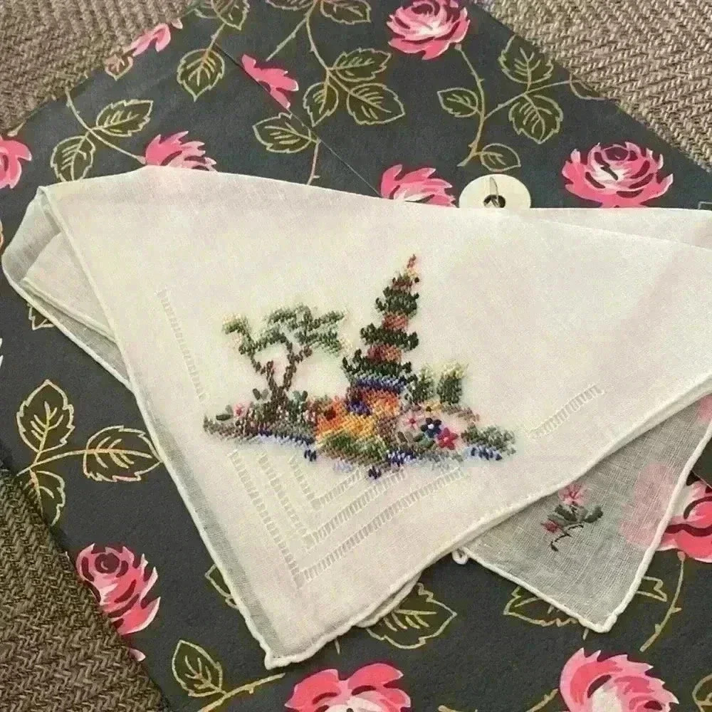 Set of 2 vintage embroidered hankies - Picture 4 of 6